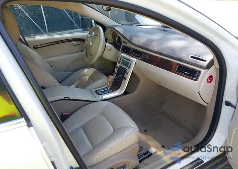 2011 Volvo Xc70 T6 z USA, uszkodzony, nr VIN YV4902BZ6B1101827